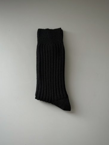 Verona 直線條紋襪 黑色