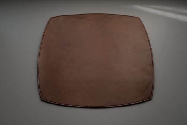 圓弧正方手工皮革餐墊 (縫製邊)